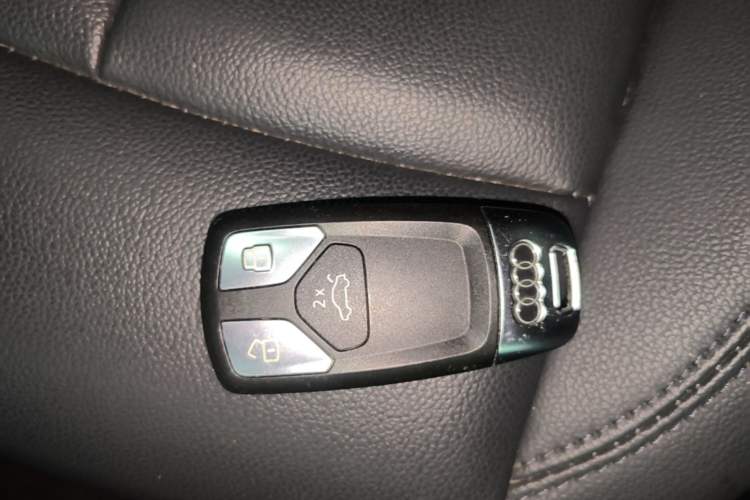 Used Audi A4L 2022 40 TFSI Stylish and Elegant Edition Vehicle Key
