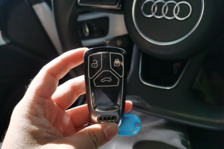 Used Audi A4L 2022 40 TFSI Luxury Dynamic Model Vehicle Key