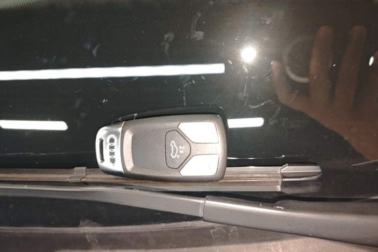 Used Audi A4L 2022 40 TFSI Luxury Dynamic Model Vehicle Key