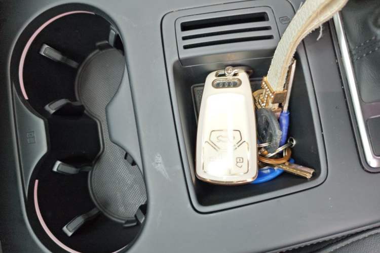Used Audi A4L 2022 40 TFSI Luxury Dynamic Model Vehicle Key