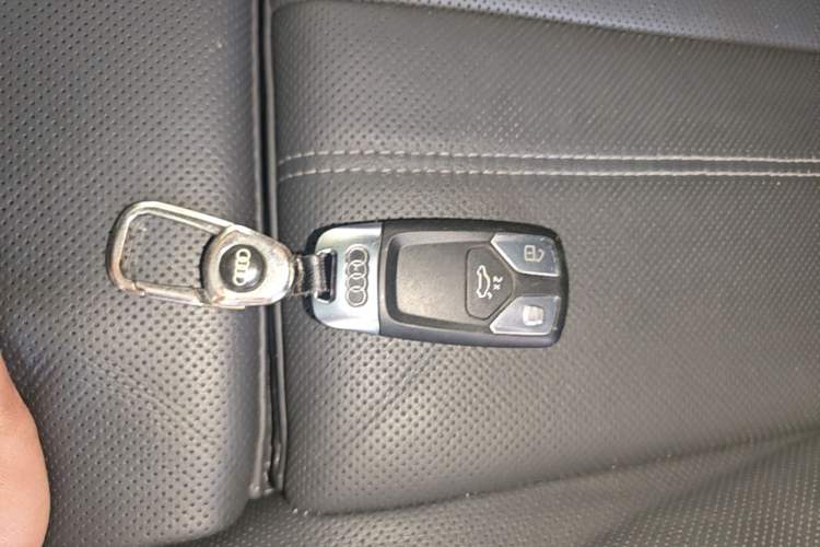 Used Audi A4L 2022 40 TFSI Fashion Dynamic Model Vehicle Key