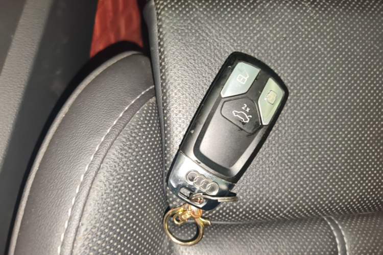 Used Audi A4L 2022 40 TFSI Fashion Dynamic Model Vehicle Key