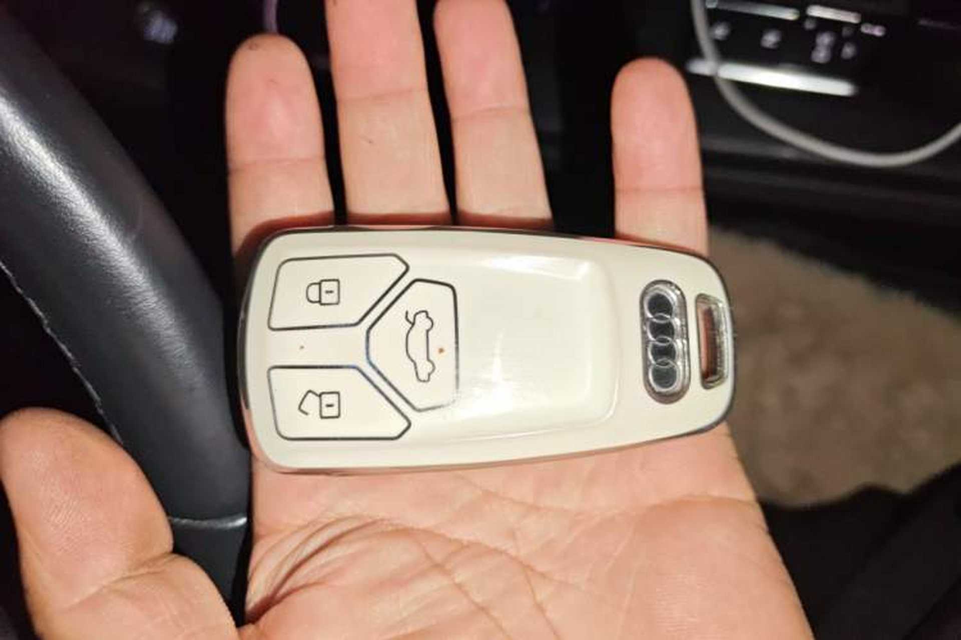 Used Audi A4L 2022 40 TFSI Luxury Prestige Edition Vehicle Key
