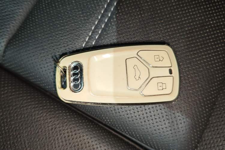 Used Audi A4L 2022 40 TFSI Fashion Dynamic Model Vehicle Key