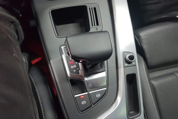 Used Audi A4L 2023 40 TFSI Fashion Dynamic Model Gear Lever