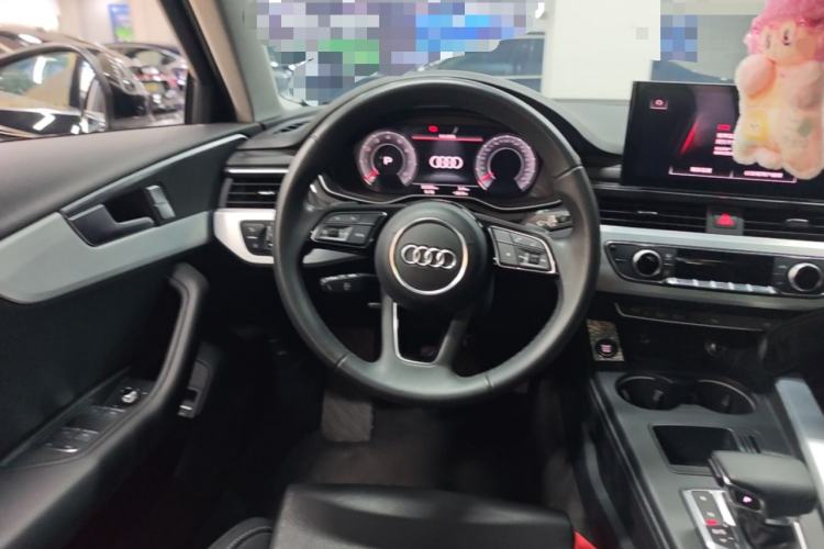Used Audi A4L 2023 40 TFSI Fashion Dynamic Model Steering Wheel
