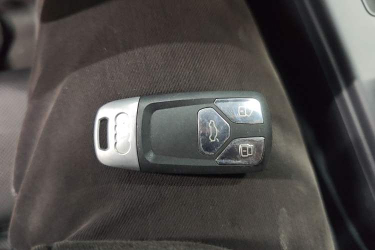 Used Audi A4L 2023 40 TFSI Fashion Dynamic Model Vehicle Key