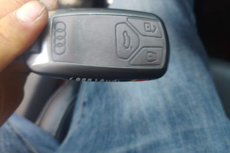 Used Audi A4L 2023 40 TFSI Luxury Dynamic Model Vehicle Key