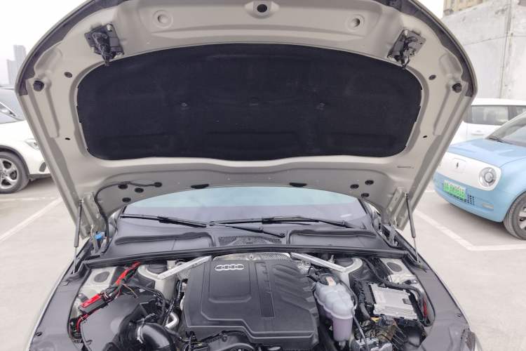 Used Audi A4L 2023 40 TFSI Fashion Dynamic Model Engine Bay