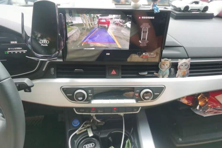 Used Audi A4L 2023 40 TFSI Fashion Dynamic Model Audio And AC Panel