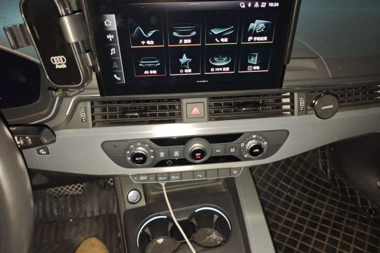 Used Audi A4L 2023 40 TFSI Fashion Dynamic Model Audio And AC Panel