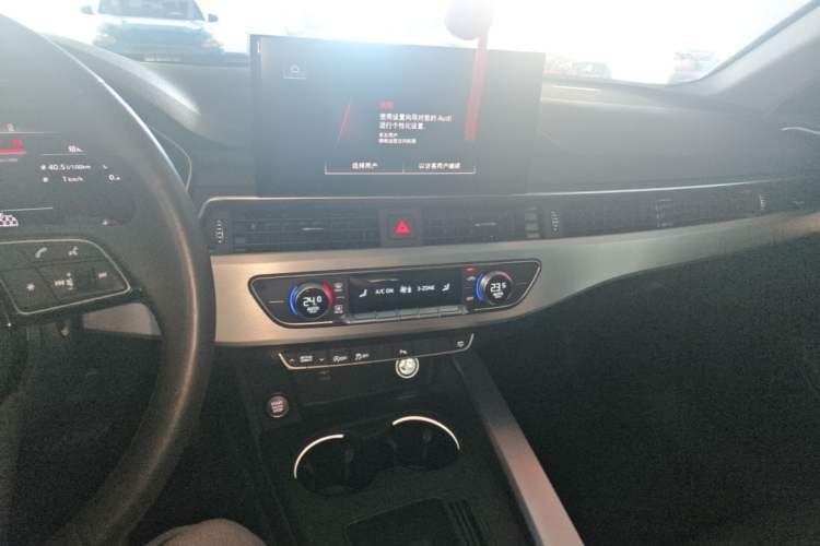 Used Audi A4L 2023 40 TFSI Fashion Dynamic Model Audio And AC Panel
