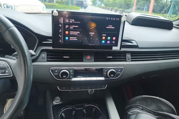 Used Audi A4L 2023 40 TFSI Luxury Dynamic Model Audio And AC Panel