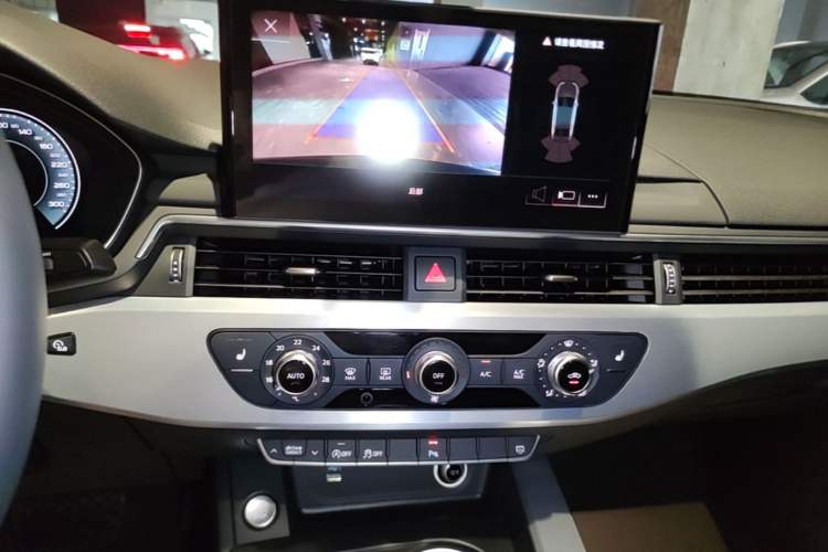 Used Audi A4L 2023 40 TFSI Fashion Dynamic Model Audio And AC Panel