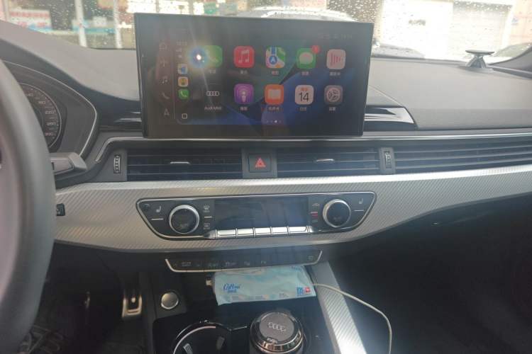 Used Audi A4L 2023 40 TFSI Luxury Dynamic Model Audio And AC Panel