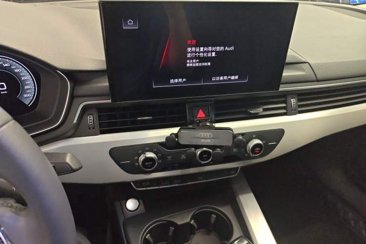 Used Audi A4L 2023 40 TFSI Fashion Dynamic Model Audio And AC Panel