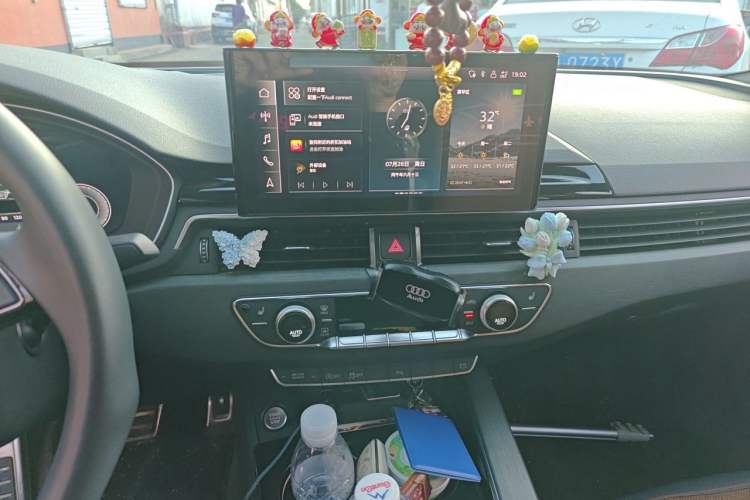 Used Audi A4L 2023 40 TFSI Luxury Dynamic Model Audio And AC Panel