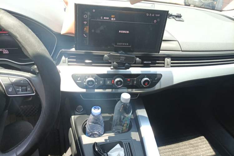 Used Audi A4L 2023 40 TFSI Fashion Dynamic Model Audio And AC Panel