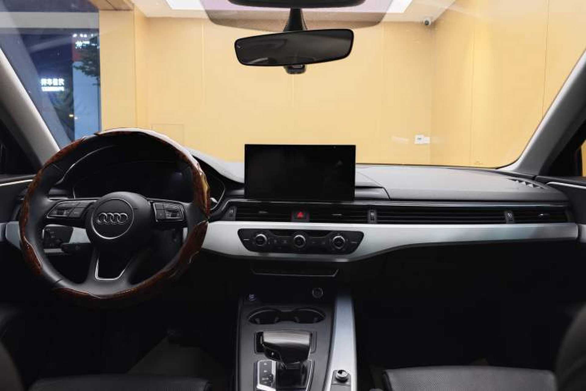 Used Audi A4L 2023 40 TFSI Fashion Dynamic Model Audio And AC Panel
