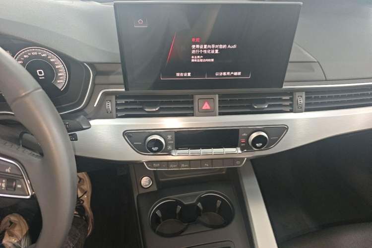 Used Audi A4L 2023 40 TFSI Fashion Dynamic Model Audio And AC Panel
