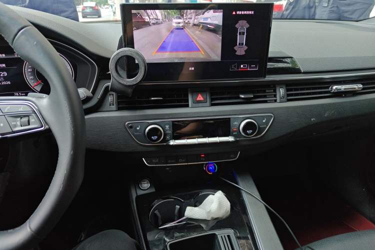 Used Audi A4L 2023 40 TFSI Luxury Dynamic Model Audio And AC Panel