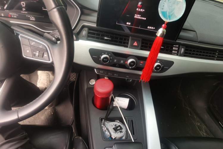 Used Audi A4L 2023 40 TFSI Fashion Dynamic Model Audio And AC Panel