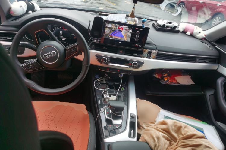 Used Audi A4L 2023 40 TFSI Fashion Dynamic Model Center Console