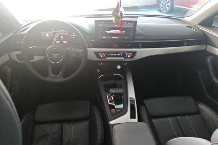Used Audi A4L 2023 40 TFSI Fashion Dynamic Model Center Console