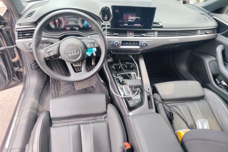 Used Audi A4L 2023 40 TFSI quattro Luxury Dynamic Edition Center Console