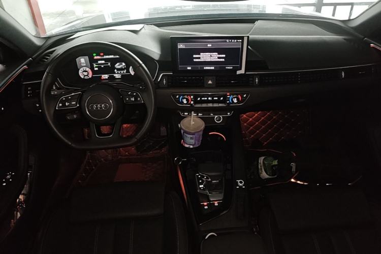Used Audi A4L 2023 40 TFSI Luxury Dynamic Model Center Console