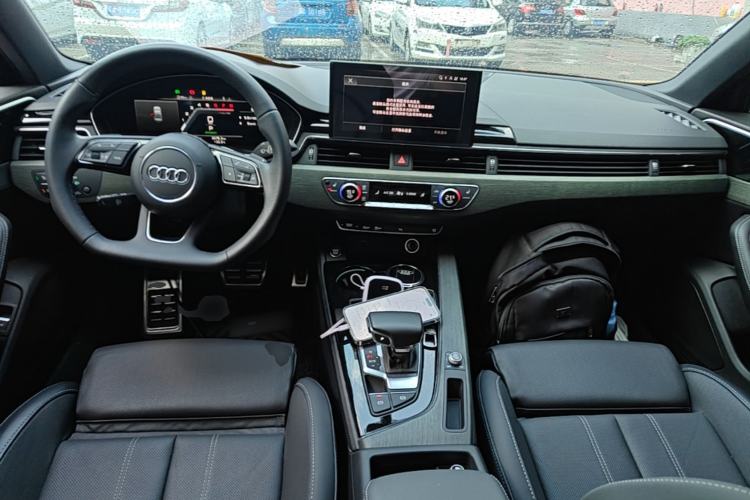 Used Audi A4L 2023 40 TFSI Luxury Dynamic Model Center Console