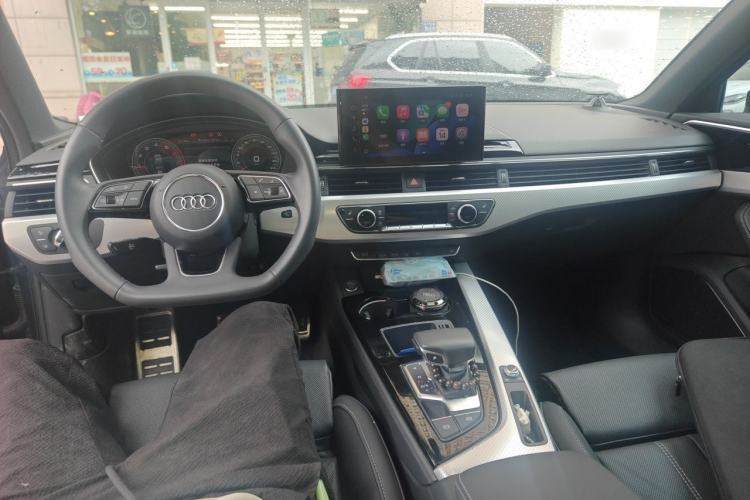 Used Audi A4L 2023 40 TFSI Luxury Dynamic Model Center Console