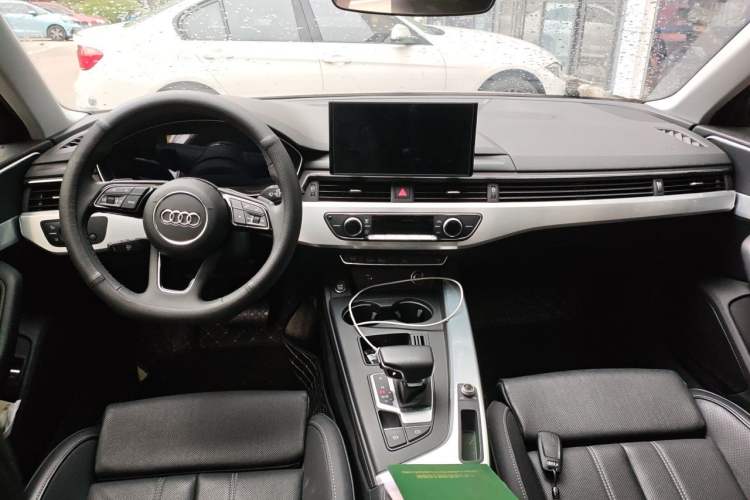 Used Audi A4L 2023 40 TFSI Fashion Dynamic Model Center Console