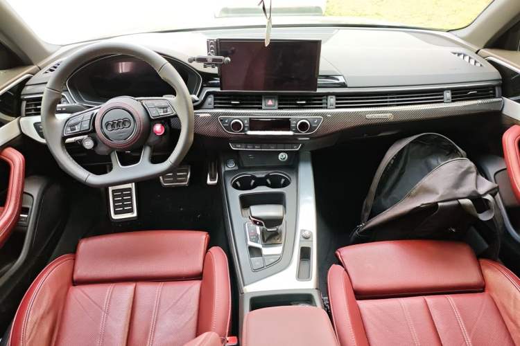 Used Audi A4L 2023 40 TFSI Fashion Dynamic Model Center Console