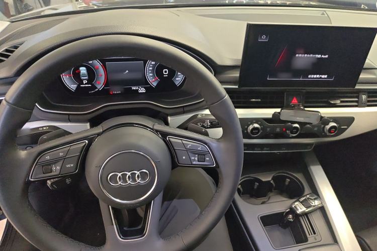Used Audi A4L 2023 40 TFSI Fashion Dynamic Model Center Console