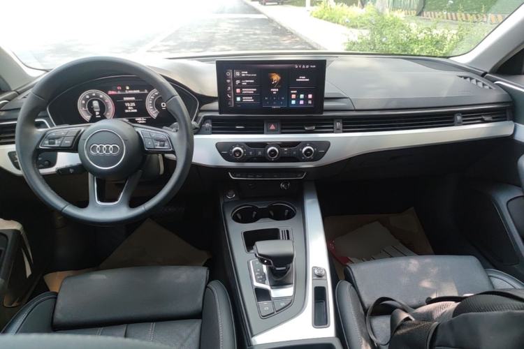 Used Audi A4L 2023 40 TFSI Fashion Dynamic Model Center Console