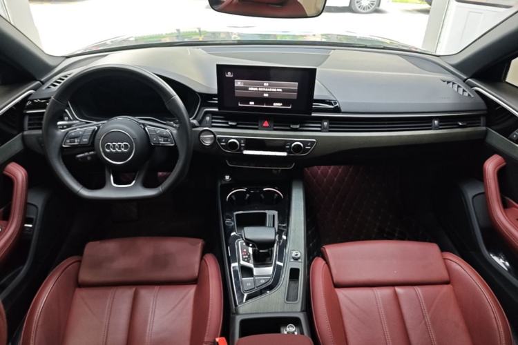 Used Audi A4L 2023 40 TFSI Luxury Dynamic Model Center Console