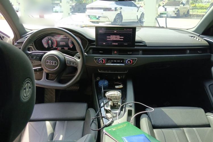 Used Audi A4L 2023 40 TFSI Luxury Dynamic Model Center Console