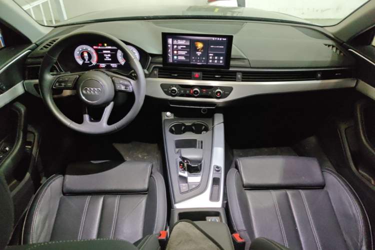 Used Audi A4L 2023 40 TFSI Fashion Dynamic Model Center Console