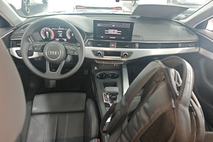 Used Audi A4L 2023 40 TFSI Fashion Dynamic Model Center Console