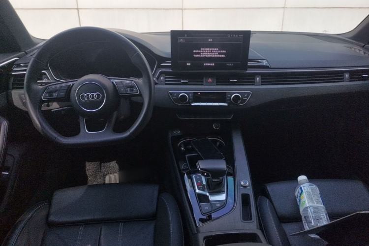 Used Audi A4L 2023 40 TFSI Luxury Dynamic Model Center Console