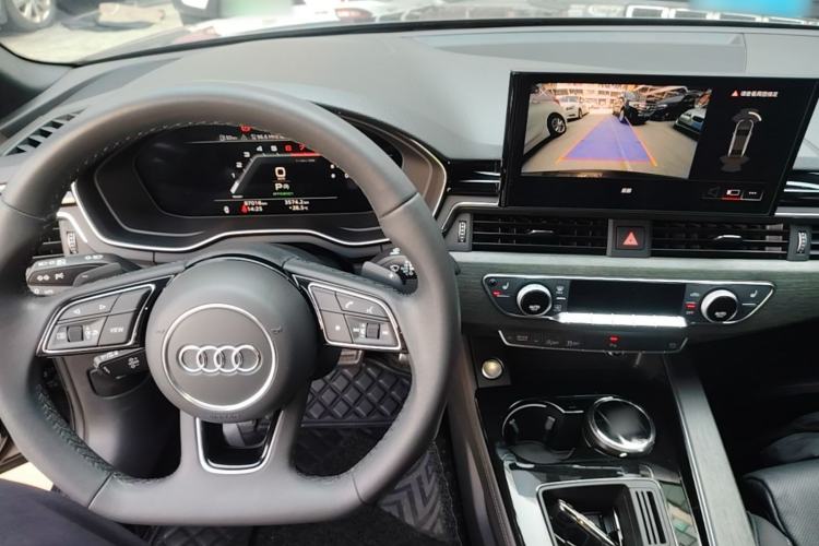 Used Audi A4L 2023 40 TFSI Luxury Dynamic Model Center Console