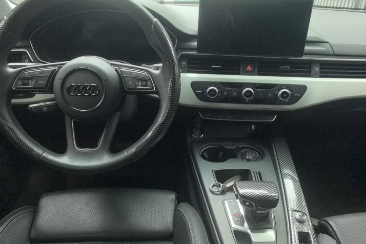Used Audi A4L 2023 40 TFSI Fashion Dynamic Model Center Console