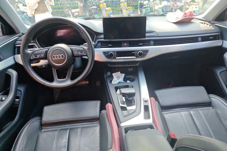Used Audi A4L 2023 40 TFSI Fashion Dynamic Model Center Console
