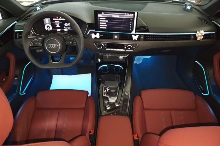 Used Audi A4L 2023 40 TFSI Luxury Dynamic Model Center Console
