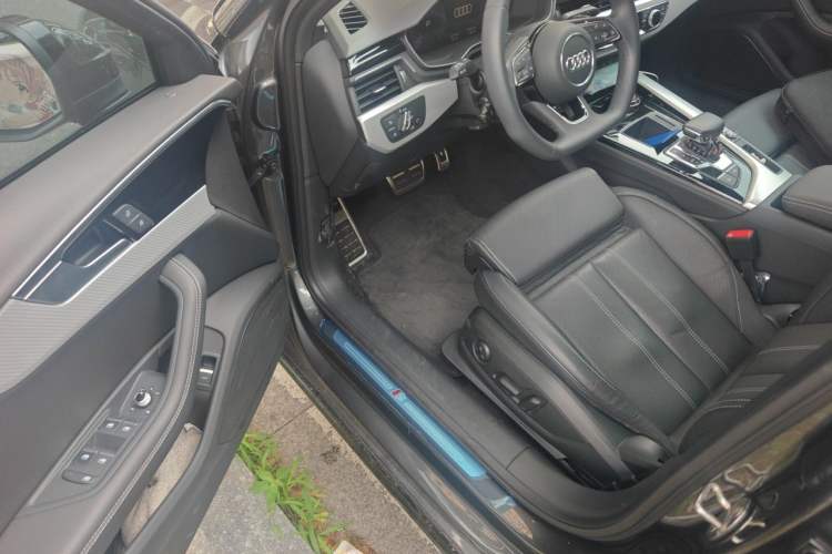 Used Audi A4L 2023 40 TFSI Luxury Dynamic Model Driver Seat