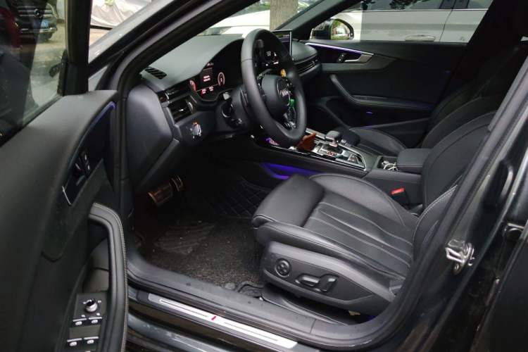 Used Audi A4L 2023 40 TFSI Luxury Dynamic Model Driver Seat