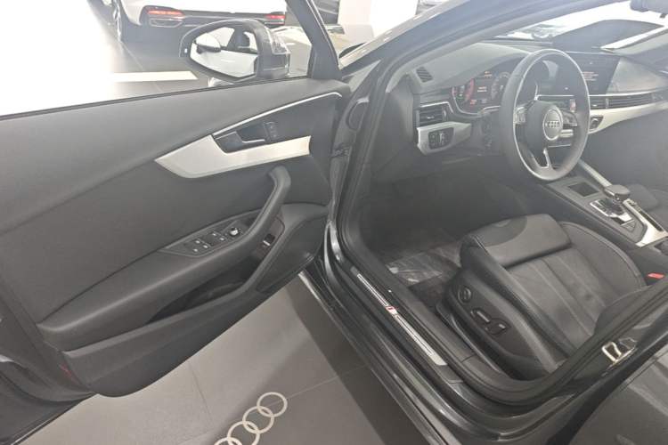 Used Audi A4L 2023 40 TFSI Fashion Dynamic Model Driver Seat