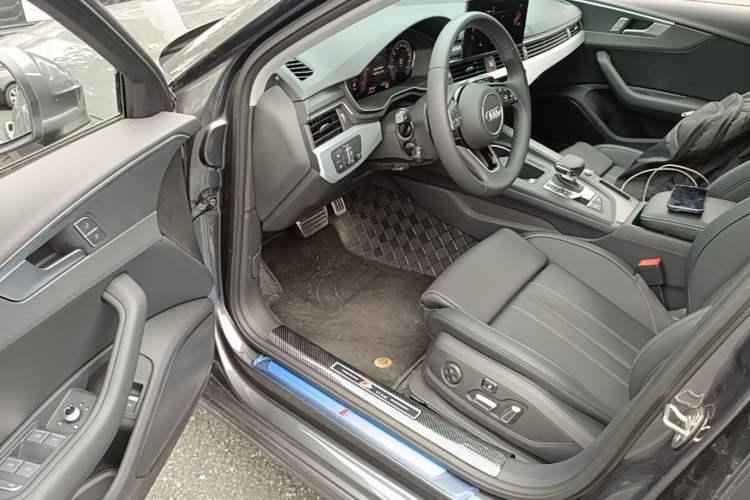 Used Audi A4L 2023 40 TFSI Fashion Dynamic Model Driver Seat
