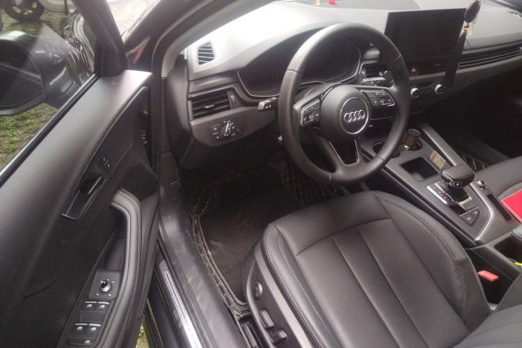 Used Audi A4L 2023 40 TFSI Fashionable and Elegant Version Driver Seat